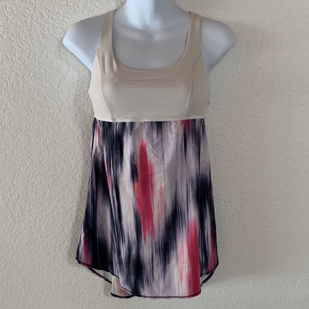 Lululemon workout tank size 4